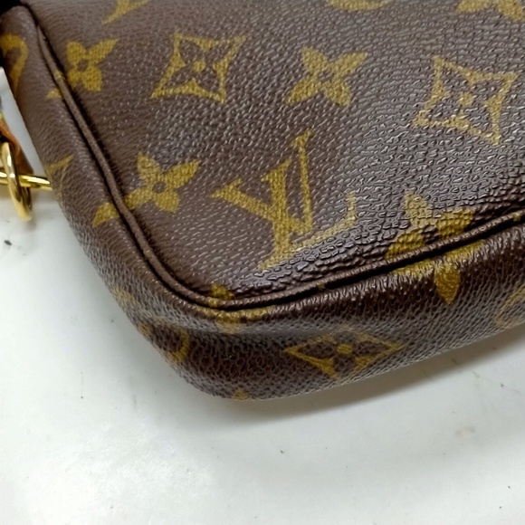 Louis Vuitton Pochette w/ Shoulder strap - Picture 7 of 9